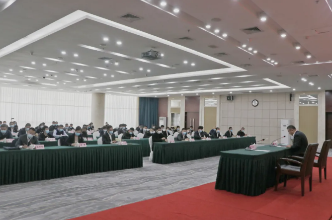 鞍勤集團、溫泉集團舉辦貫徹落實(shí)市第十三次黨代會(huì )精神宣講報告會(huì )