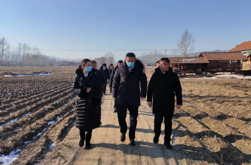 踐行國企擔當，助力鄉村振興--鞍勤集團、溫泉集團前往駐村工作隊走訪(fǎng)慰問(wèn)